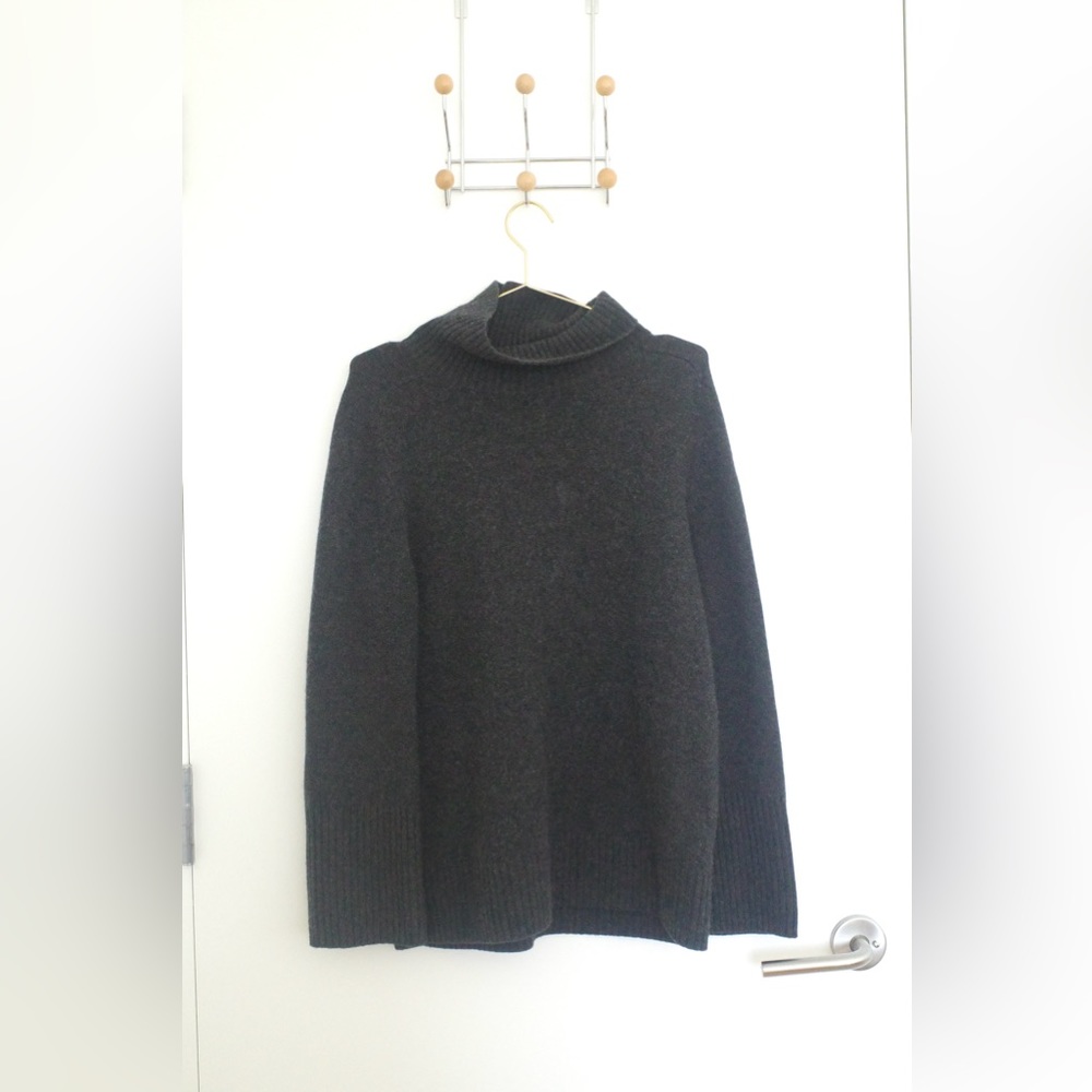COS cashmere grey turtleneck sweater